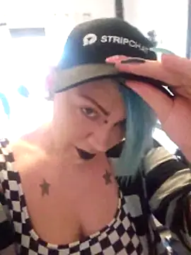 Snapshot of PinkTheHawk chatting on April 2026 11:13:02 PM PinkTheHawk online show from April 2026 11:13:02 PM