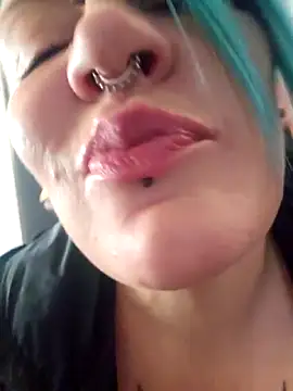 Snapshot of PinkTheHawk chatting on April 2026 02:00:02 AM PinkTheHawk online show from April 2026 02:00:02 AM