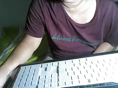 Snapshot of wethornypussy4u chatting on July 2026 10:14:02 PM wethornypussy4u online show from July 2026 10:14:02 PM