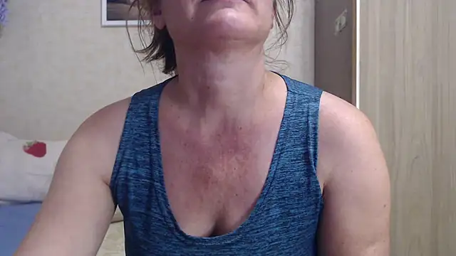 Snapshot of SheLion chatting on September 2025 05:25:01 PM SheLion online show from September 2025 05:25:01 PM