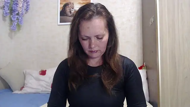 Snapshot of SheLion chatting on October 2025 04:29:02 PM SheLion online show from October 2025 04:29:02 PM