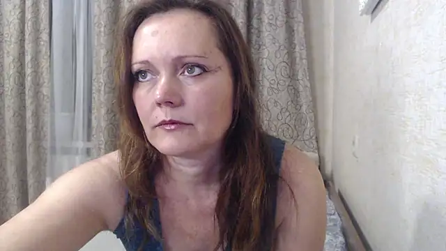 Snapshot of SheLion chatting on December 2025 04:27:01 PM SheLion online show from December 2025 04:27:01 PM