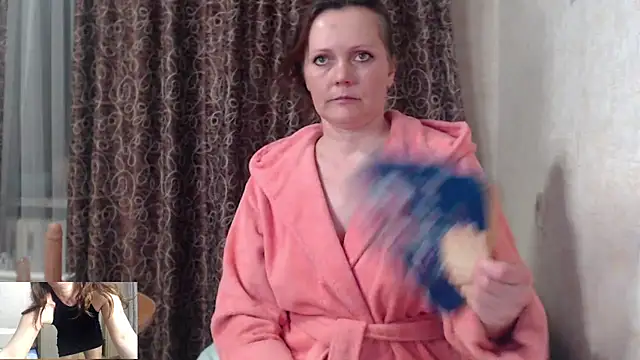 Snapshot of SheLion chatting on April 2026 06:02:01 PM SheLion online show from April 2026 06:02:01 PM