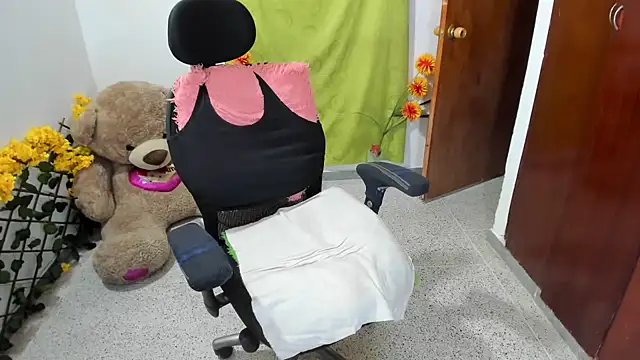 janelleritz online show from March 2025 10:00:02 AM