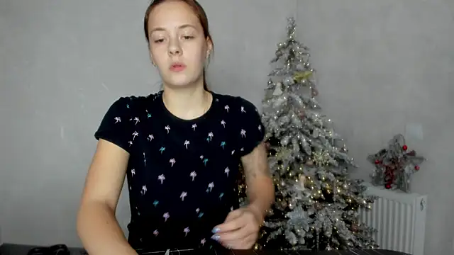 Snapshot of why_again_me chatting on December 2024 11:26:02 PM why again me online show from December 2024 11:26:02 PM