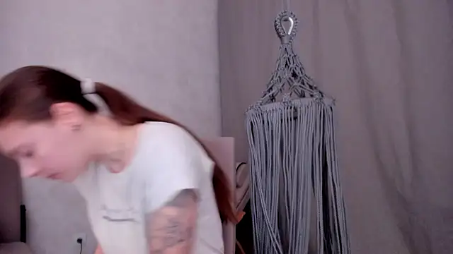 Snapshot of why_again_me chatting on February 2025 06:34:02 PM why again me online show from February 2025 06:34:02 PM