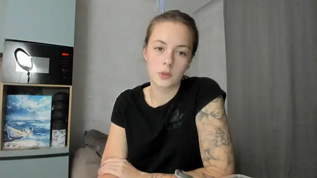 Snapshot of why_again_me chatting on October 2025 07:48:01 PM why again me online show from October 2025 07:48:01 PM