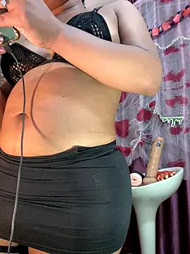 Newshantal  online show from October 2025 01:48:02 AM