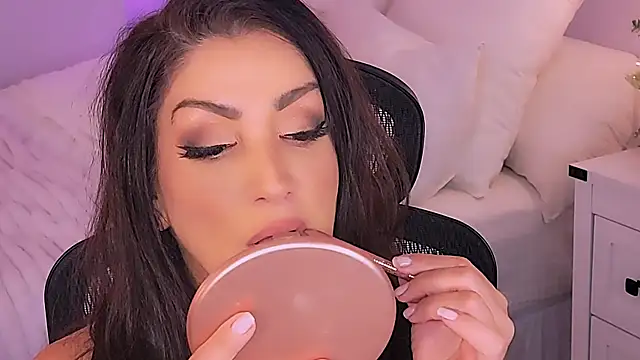 Wonderful Woman online show from December 2025 03:02:01 AM