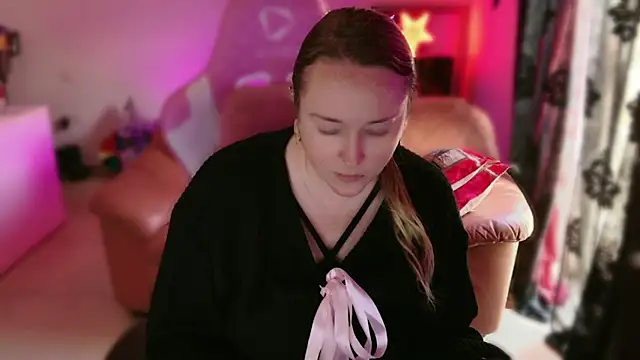 Snapshot of kisicaxx chatting on March 2025 12:01:02 PM kisicaxx online show from March 2025 12:01:02 PM