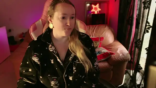 Snapshot of kisicaxx chatting on March 2025 02:04:02 PM kisicaxx online show from March 2025 02:04:02 PM