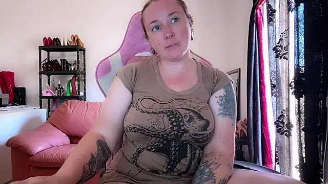 Snapshot of kisicaxx chatting on September 2025 11:23:02 AM kisicaxx online show from September 2025 11:23:02 AM