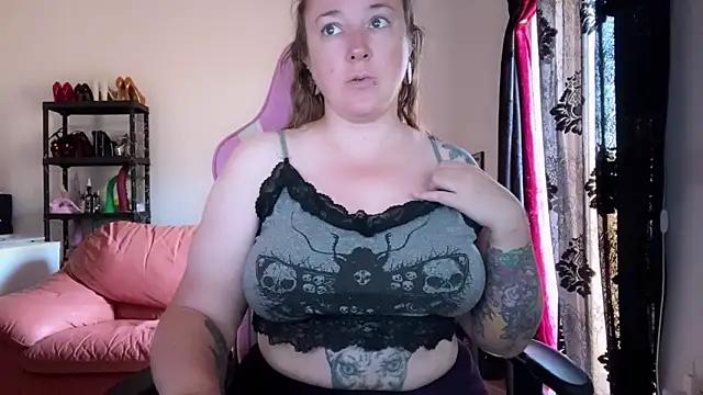 Snapshot of kisicaxx chatting on September 2025 05:42:01 AM kisicaxx online show from September 2025 05:42:01 AM