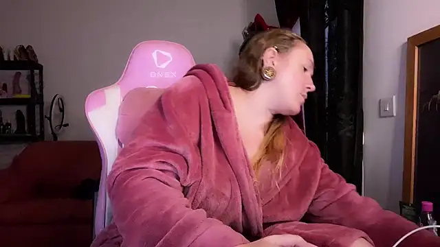 Snapshot of kisicaxx chatting on November 2025 04:07:02 PM kisicaxx online show from November 2025 04:07:02 PM