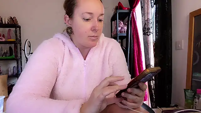 Snapshot of kisicaxx chatting on November 2025 06:23:01 AM kisicaxx online show from November 2025 06:23:01 AM