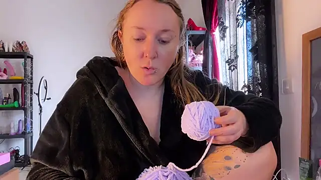 Snapshot of kisicaxx chatting on November 2025 10:18:01 AM kisicaxx online show from November 2025 10:18:01 AM