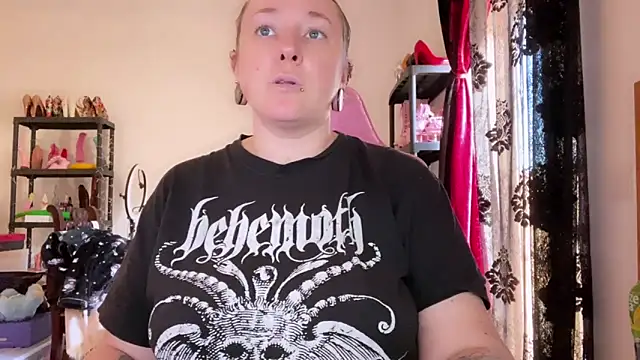 Snapshot of kisicaxx chatting on December 2025 12:46:02 PM kisicaxx online show from December 2025 12:46:02 PM