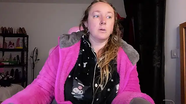 Snapshot of kisicaxx chatting on January 2026 04:40:02 AM kisicaxx online show from January 2026 04:40:02 AM