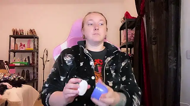 Snapshot of kisicaxx chatting on January 2026 04:45:02 PM kisicaxx online show from January 2026 04:45:02 PM