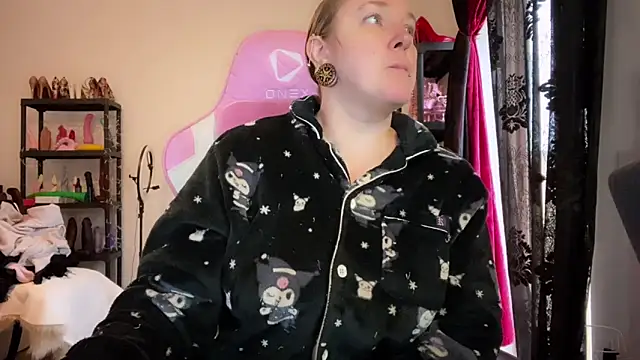 Snapshot of kisicaxx chatting on January 2026 08:40:02 AM kisicaxx online show from January 2026 08:40:02 AM