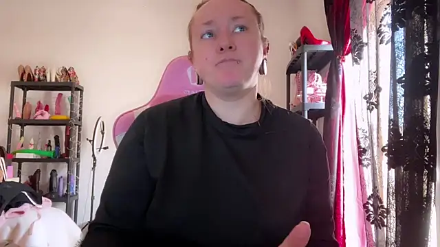 Snapshot of kisicaxx chatting on February 2026 11:02:01 AM kisicaxx online show from February 2026 11:02:01 AM