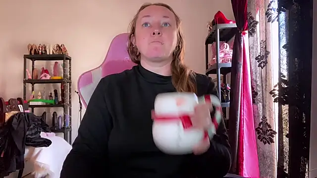 Snapshot of kisicaxx chatting on February 2026 02:13:01 PM kisicaxx online show from February 2026 02:13:01 PM