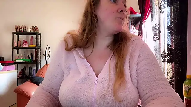 Snapshot of kisicaxx chatting on April 2026 09:07:01 AM kisicaxx online show from April 2026 09:07:01 AM