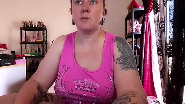 Snapshot of kisicaxx chatting on May 2026 01:30:01 PM kisicaxx online show from May 2026 01:30:01 PM
