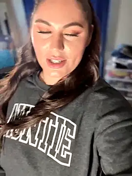 Snapshot of lovely_beast chatting on April 2026 04:10:02 PM lovely beast online show from April 2026 04:10:02 PM