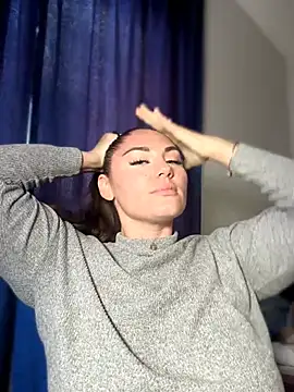 Snapshot of lovely_beast chatting on April 2026 01:02:02 PM lovely beast online show from April 2026 01:02:02 PM