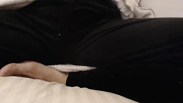 larawet online show from December 2024 08:44:01 PM