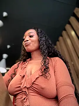 Snapshot of __Nessa__ chatting on September 2025 11:32:01 AM   Nessa   online show from September 2025 11:32:01 AM