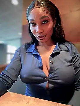 Snapshot of __Nessa__ chatting on October 2025 11:40:02 AM   Nessa   online show from October 2025 11:40:02 AM