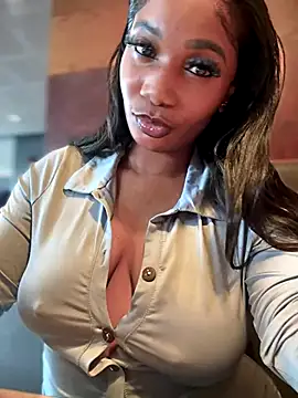 Snapshot of __Nessa__ chatting on October 2025 11:20:02 AM   Nessa   online show from October 2025 11:20:02 AM