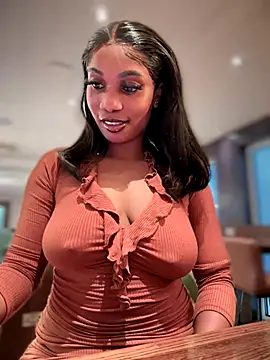 Snapshot of __Nessa__ chatting on October 2025 11:13:02 AM   Nessa   online show from October 2025 11:13:02 AM