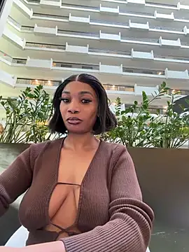   Nessa   online show from December 2025 03:30:01 PM