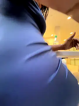   Nessa   online show from December 2025 01:18:02 PM