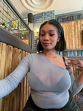Snapshot of __Nessa__ chatting on May 2026 11:37:02 AM Nessa online show from May 2026 11:37:02 AM