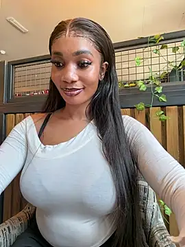 Snapshot of __Nessa__ chatting on June 2026 11:36:01 AM Nessa online show from June 2026 11:36:01 AM