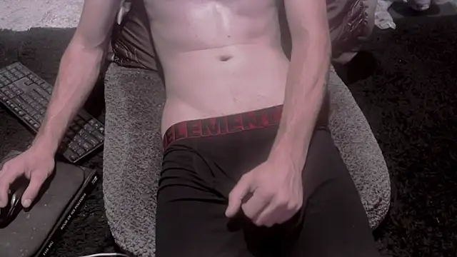 Snapshot of Happier_Naked chatting on May 2026 10:53:02 AM Happier Naked online show from May 2026 10:53:02 AM