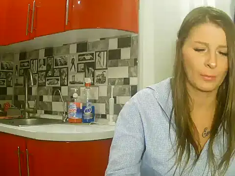 Snapshot of Valerivv chatting on September 2025 01:43:01 AM Valerivv online show from September 2025 01:43:01 AM