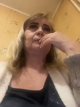 Irina2909xh online show from October 2025 09:36:01 PM