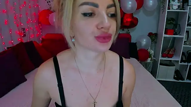 Snapshot of LunaBellucci chatting on February 2026 07:02:01 AM LunaBellucci online show from February 2026 07:02:01 AM