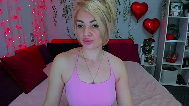 Snapshot of LunaBellucci chatting on March 2026 08:09:02 AM LunaBellucci online show from March 2026 08:09:02 AM