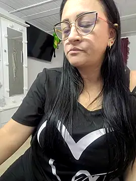 Ameliarizo online show from January 2026 12:15:01 AM