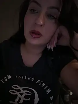 Snapshot of itsCassie chatting on March 2025 09:37:01 PM itsCassie online show from March 2025 09:37:01 PM