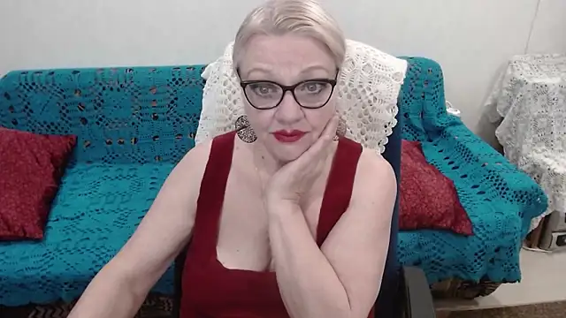 Snapshot of xHoneyLadyx chatting on November 2025 09:32:02 AM xHoneyLadyx online show from November 2025 09:32:02 AM