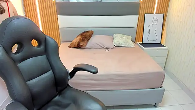 LEYNABRAUN online show from November 2025 12:30:01 PM