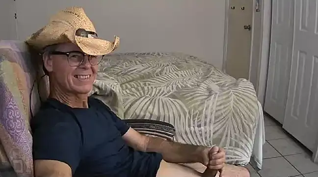 Snapshot of nakeedcowboi65 chatting on February 2025 06:37:02 PM nakeedcowboi65 online show from February 2025 06:37:02 PM