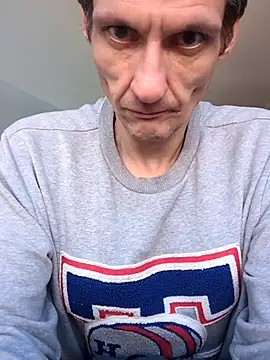 Snapshot of maciej chatting on July 2026 07:39:02 AM maciej online show from July 2026 07:39:02 AM